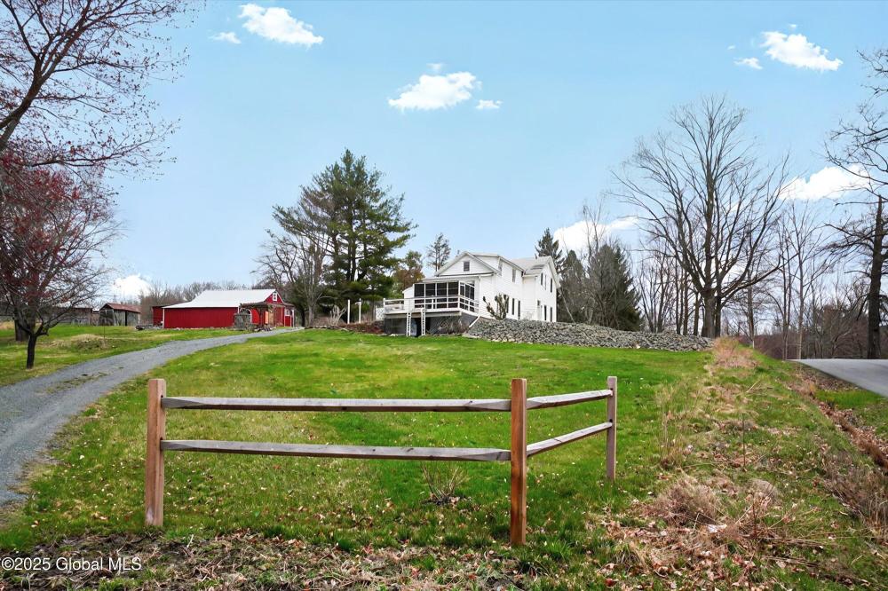 Currently Displayed Property Photo