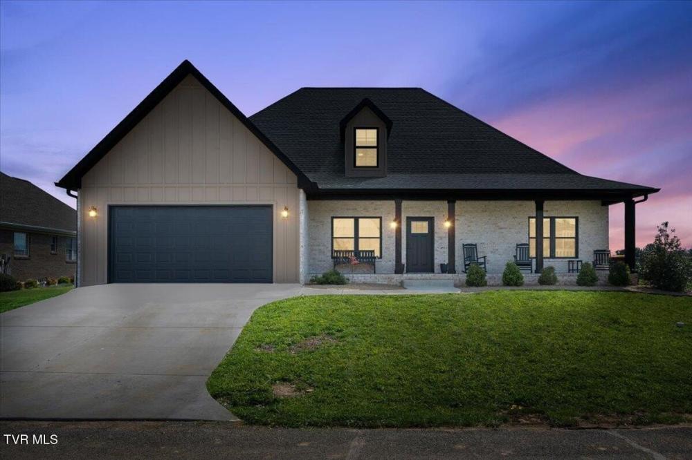 Currently Displayed Property Photo