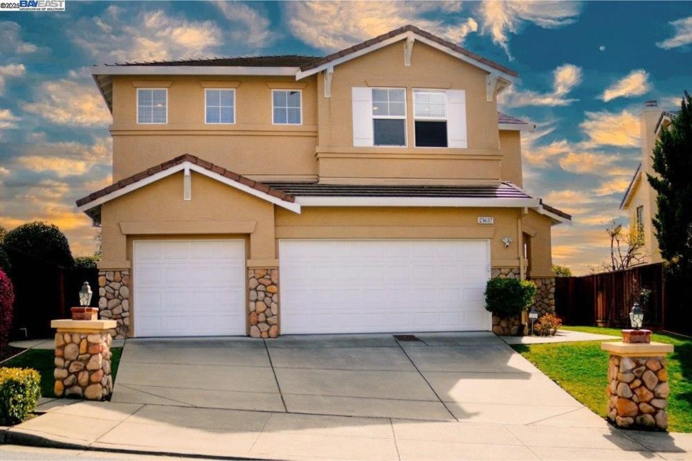 Currently Displayed Property Photo