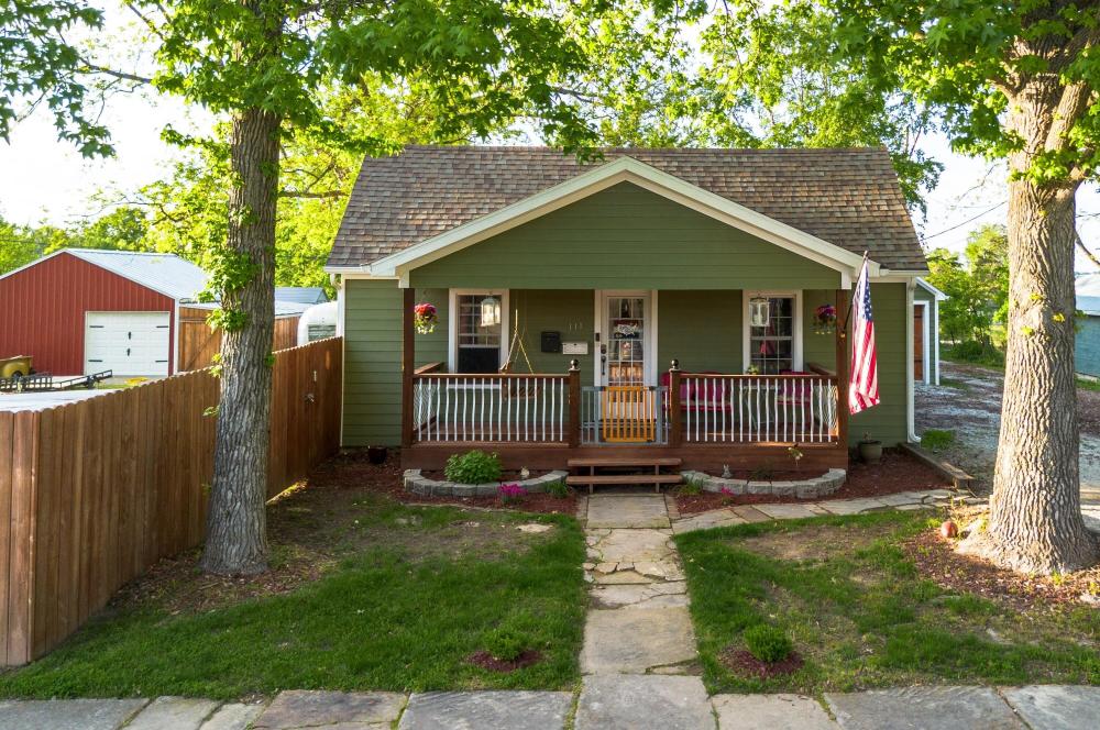 Currently Displayed Property Photo